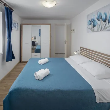 Apartments By The Sea Zambratija, Umag - 2557 *